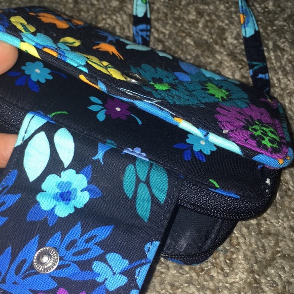 Vera Bradley wristlet - Picture 3 of 4